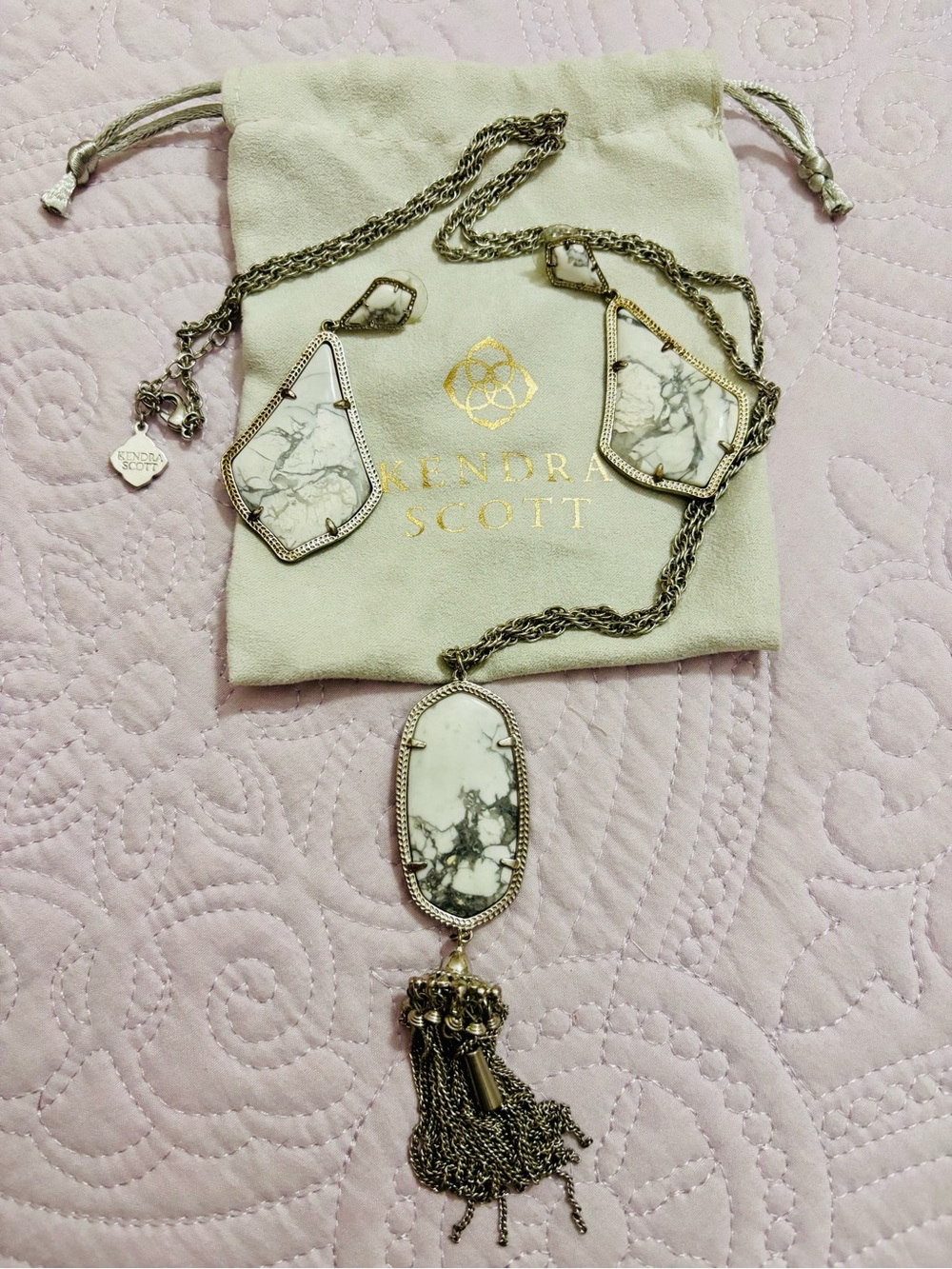 *RARE FIND* Kendra Scott White Howlite Rayne Necklace with Earrings